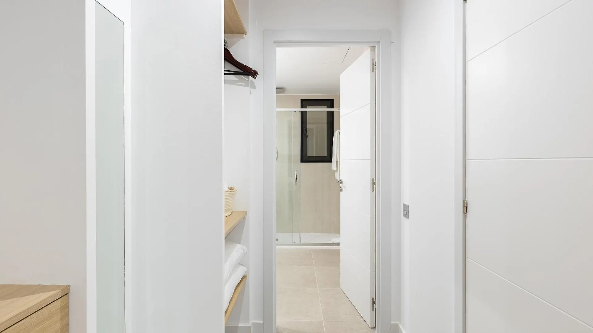 Cosmo Apartments Consell De Cent - Plaza Universitat Barcelona 0*,